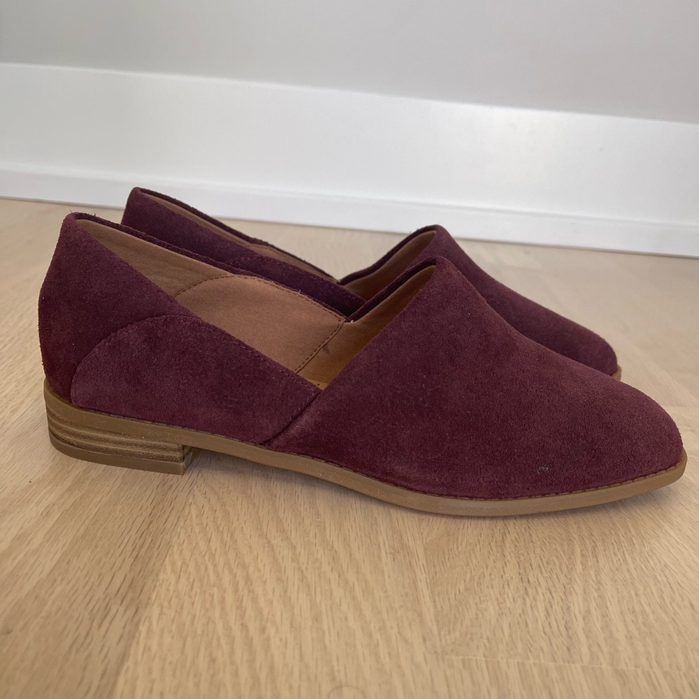 Clarks Women's Suede Flats in Burgundy